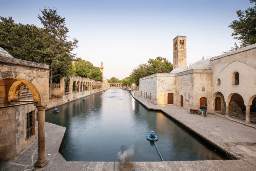 Sacred Fish pool, Luxury tour to Eastern Turkey